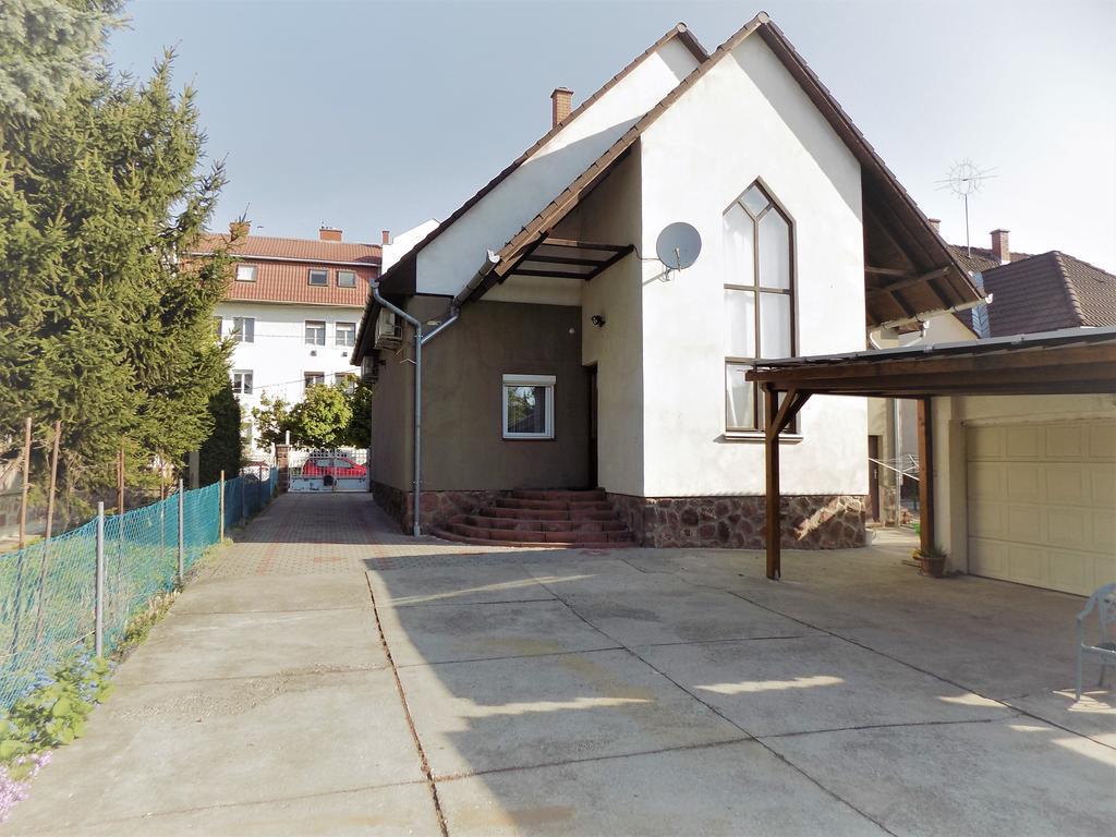 Hotel Eva Vendeghaz Kaposvár Exterior foto